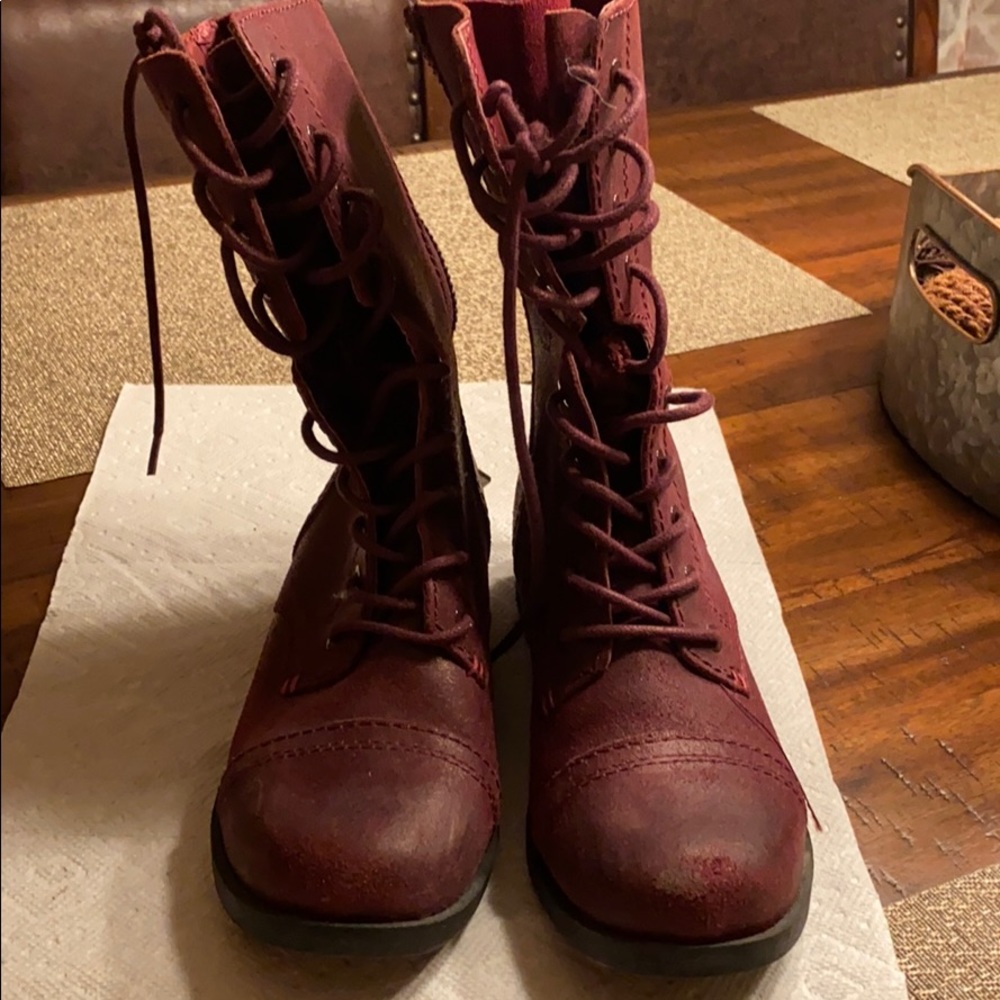 Also women’s boots